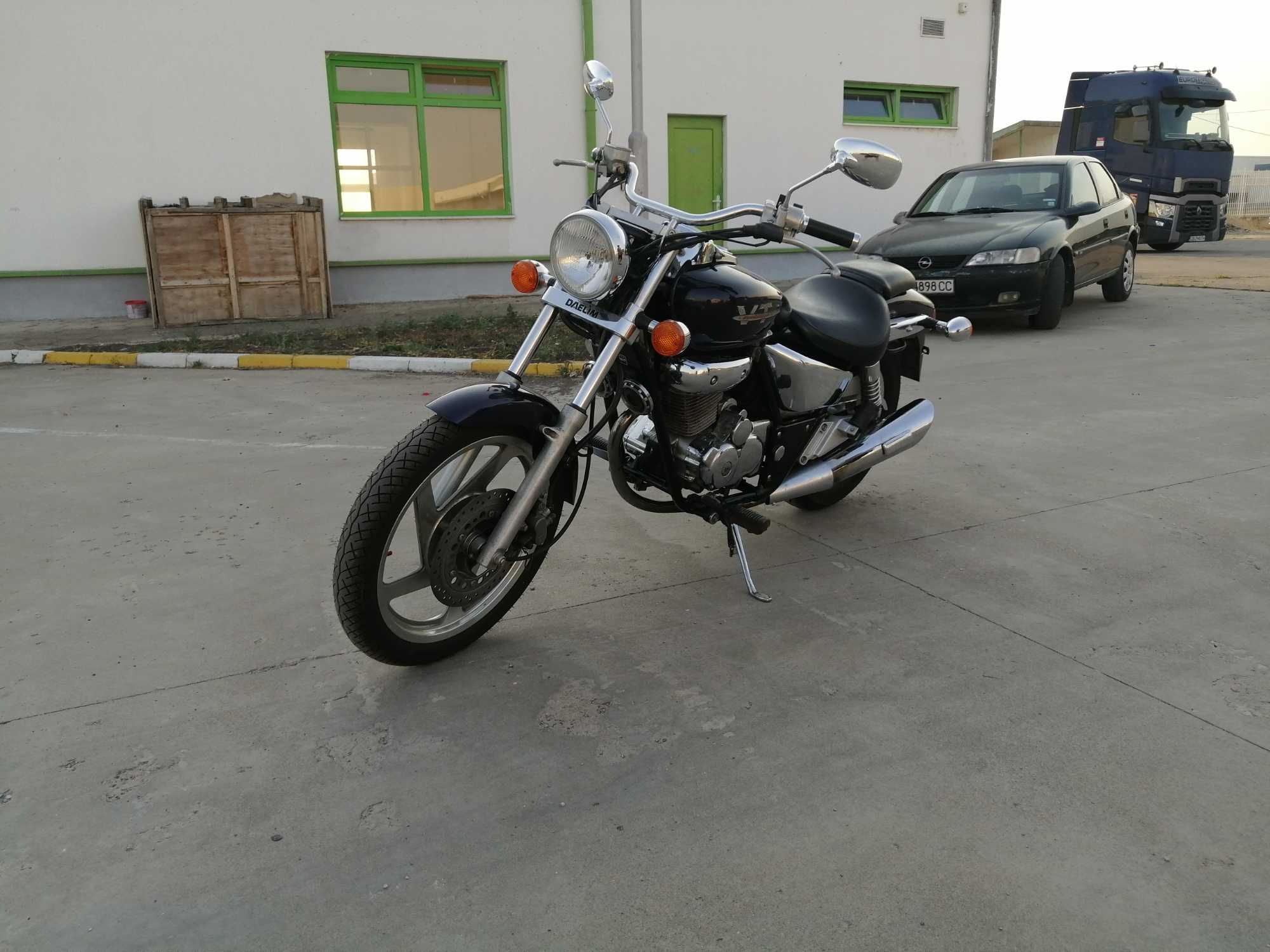 Мотор Чопър Daelim VT125