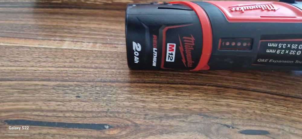 Milwaukee expandor țevi pe acumulator