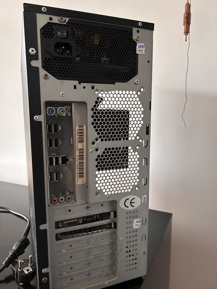 Геймърски компютър ам3+, RX 560, SSD 120gb, 8GB Ram