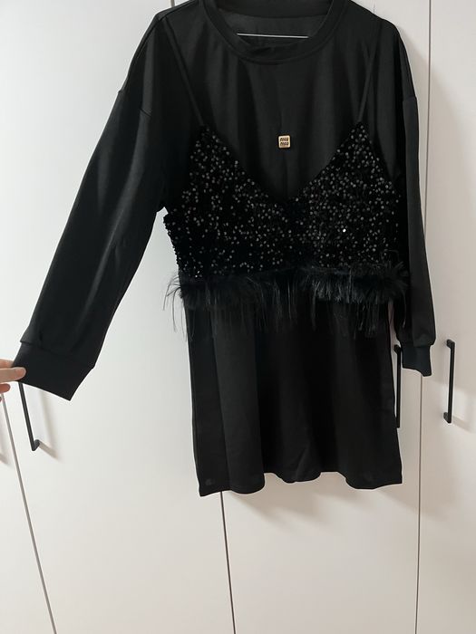 Черна рокля с пайети