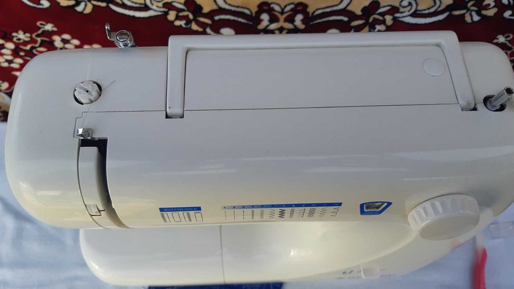 Mașina de cusut Hyundai