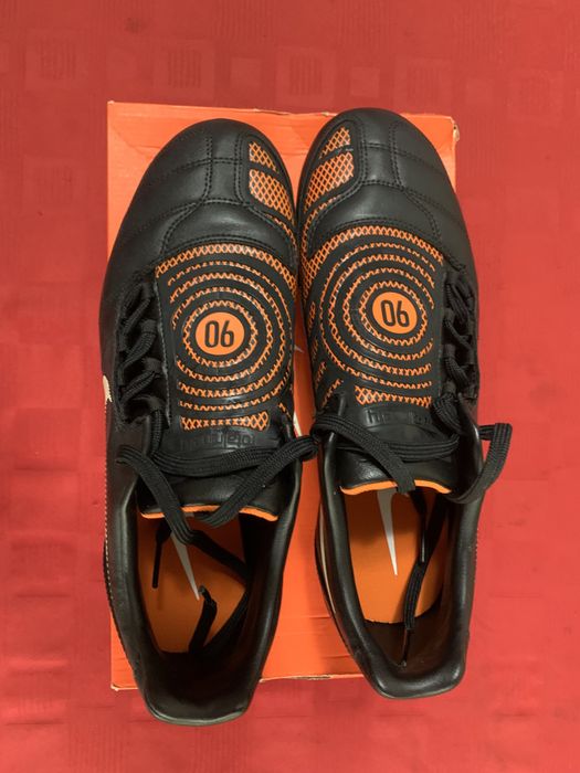 Чисто нови футболни обувки Nike