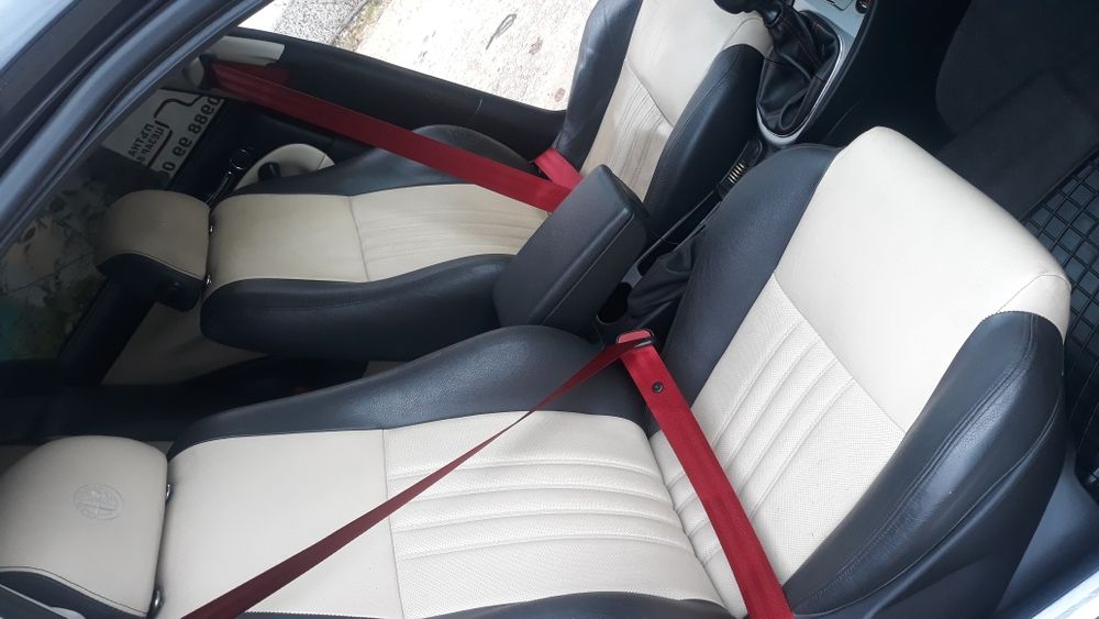 Цветни колани за автомобили