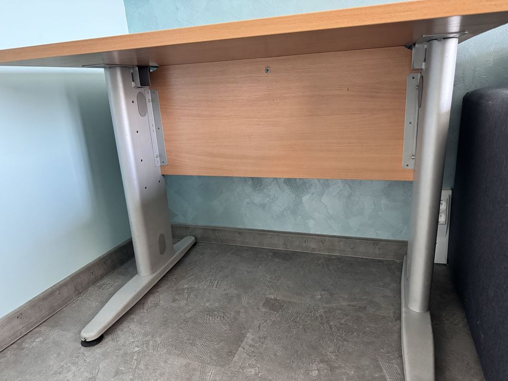 Масивно офис бюро