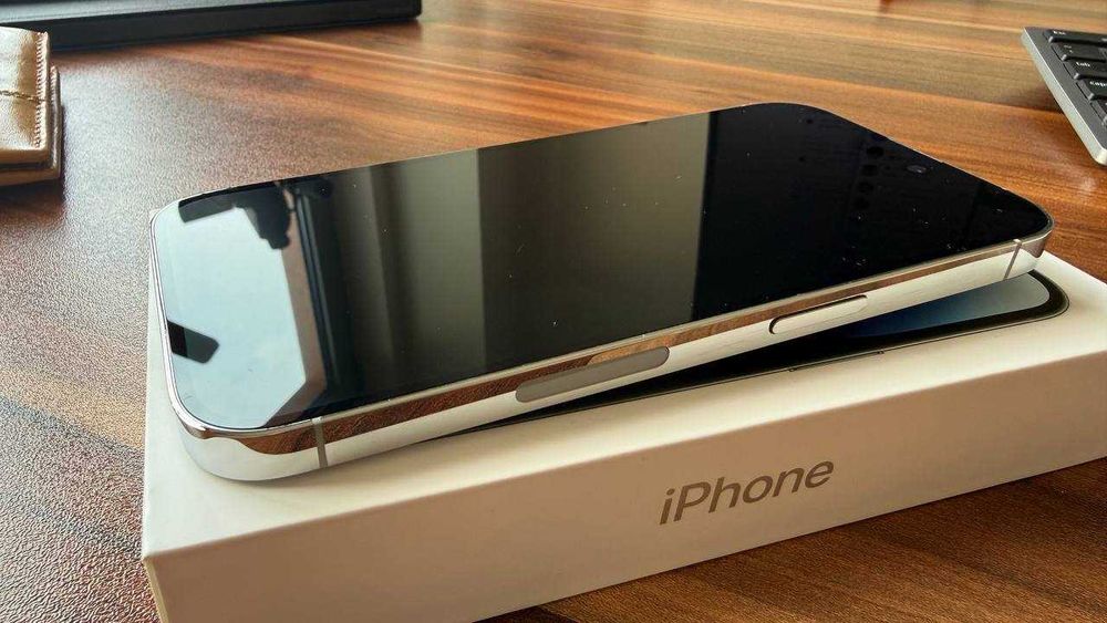 iPhone 14 Pro бял