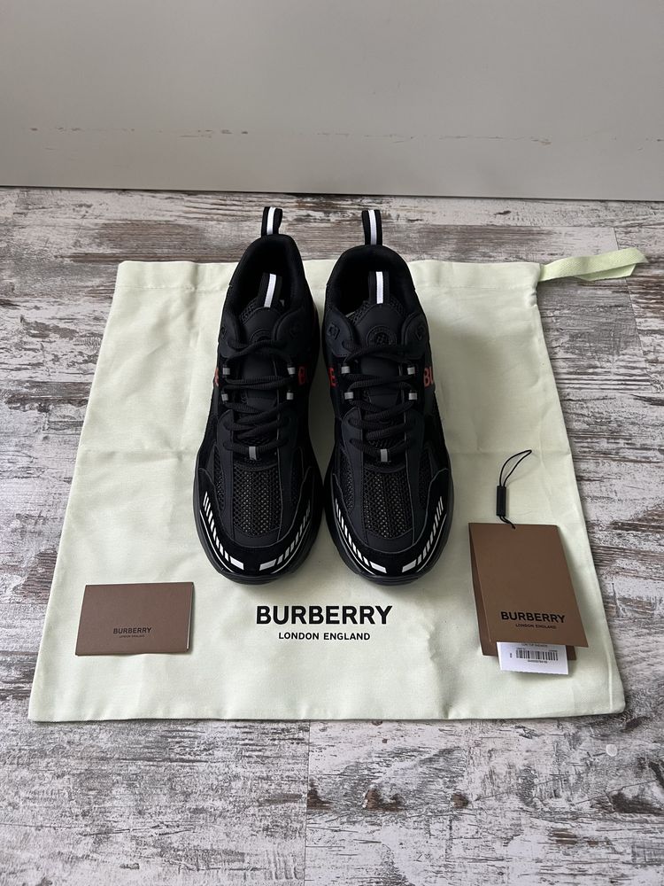 Burberry обувки