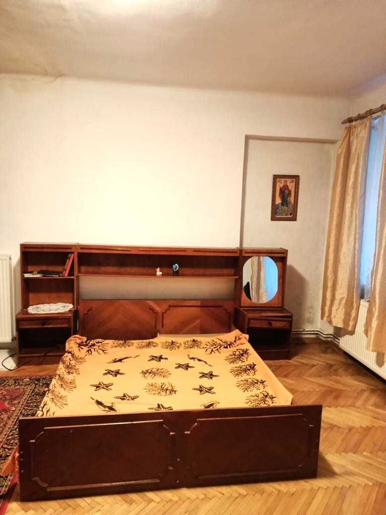 Apartament cu trei camere de vanzare in zona Ultracentrala