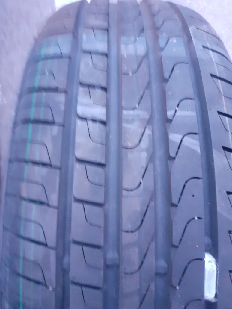 205/60R16 pirelli cinturato p7