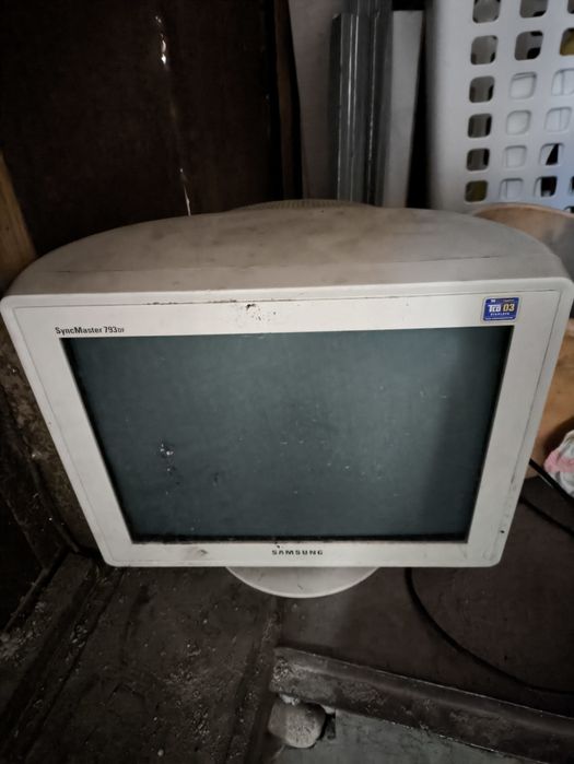 Мониторы компьюторные  старые