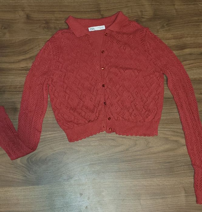 Sfeter Zara, M, 28, vișiniu - 30 de lei