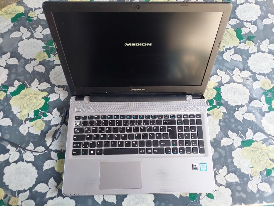 Laptop Medion Akoya i3 6100