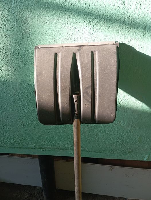 Продам лопаты для уборки снега