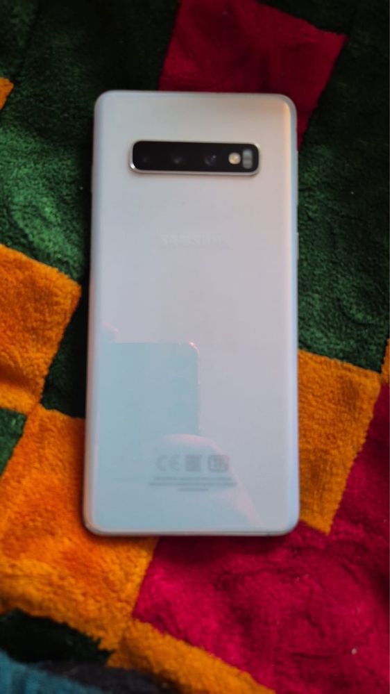 Сматрфон Самсунг s 10