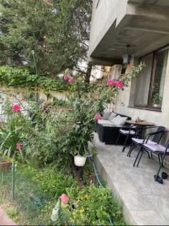 Inchiriez casa curte