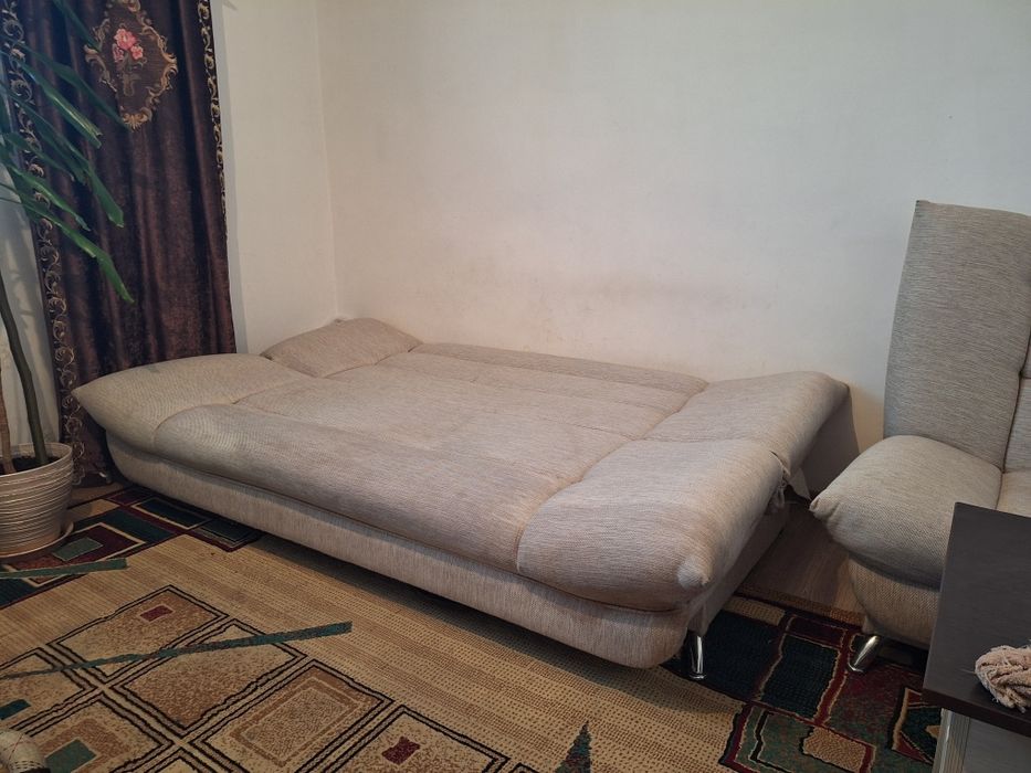 Продам диван в хорошем состоянии