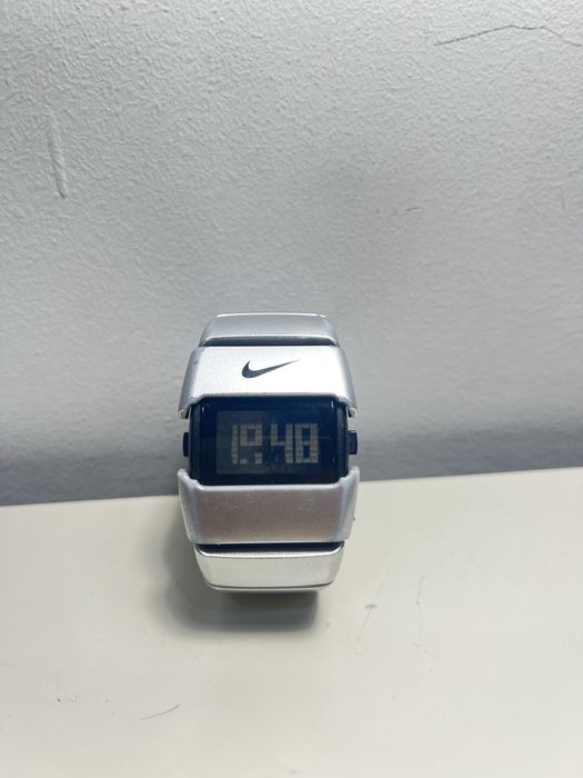 Часы найк б/у  есть дефект