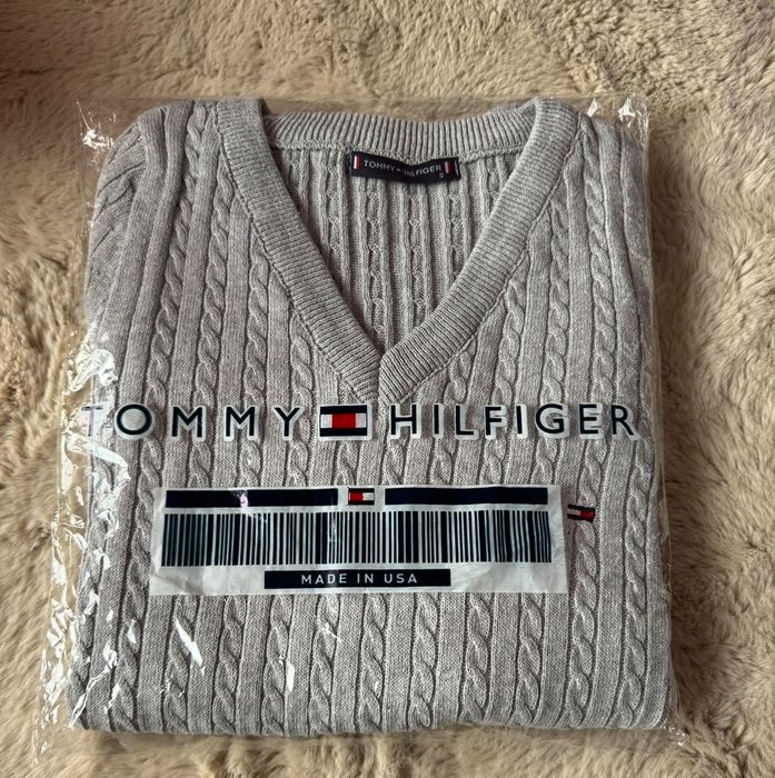 НОВИ Дамски пуловери Tommy Hilfiger - XS/S