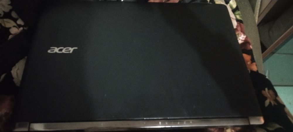 Продам ноутбук асер i7