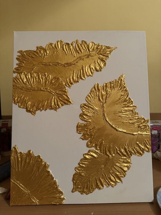 Tablouri prictate manual pe pânză