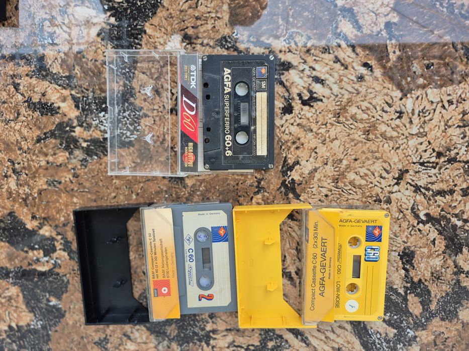 Vând 30 casete Audio originale  fabricate '75-1990  muzică mixta