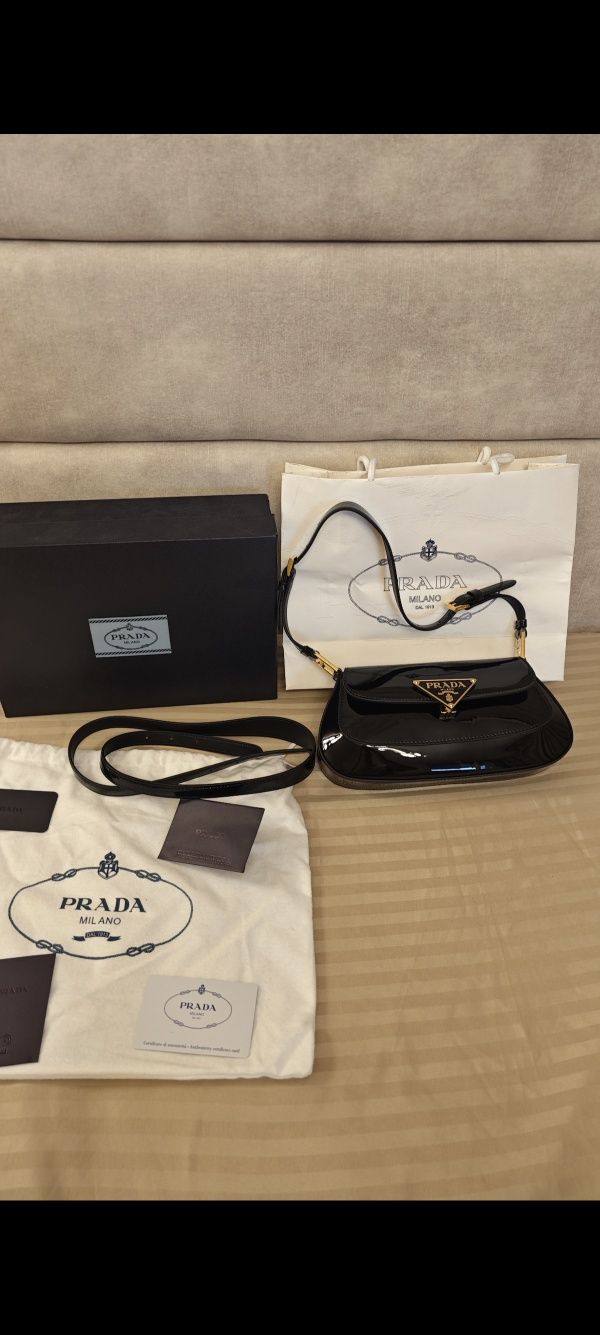 Дамска чанта Prada