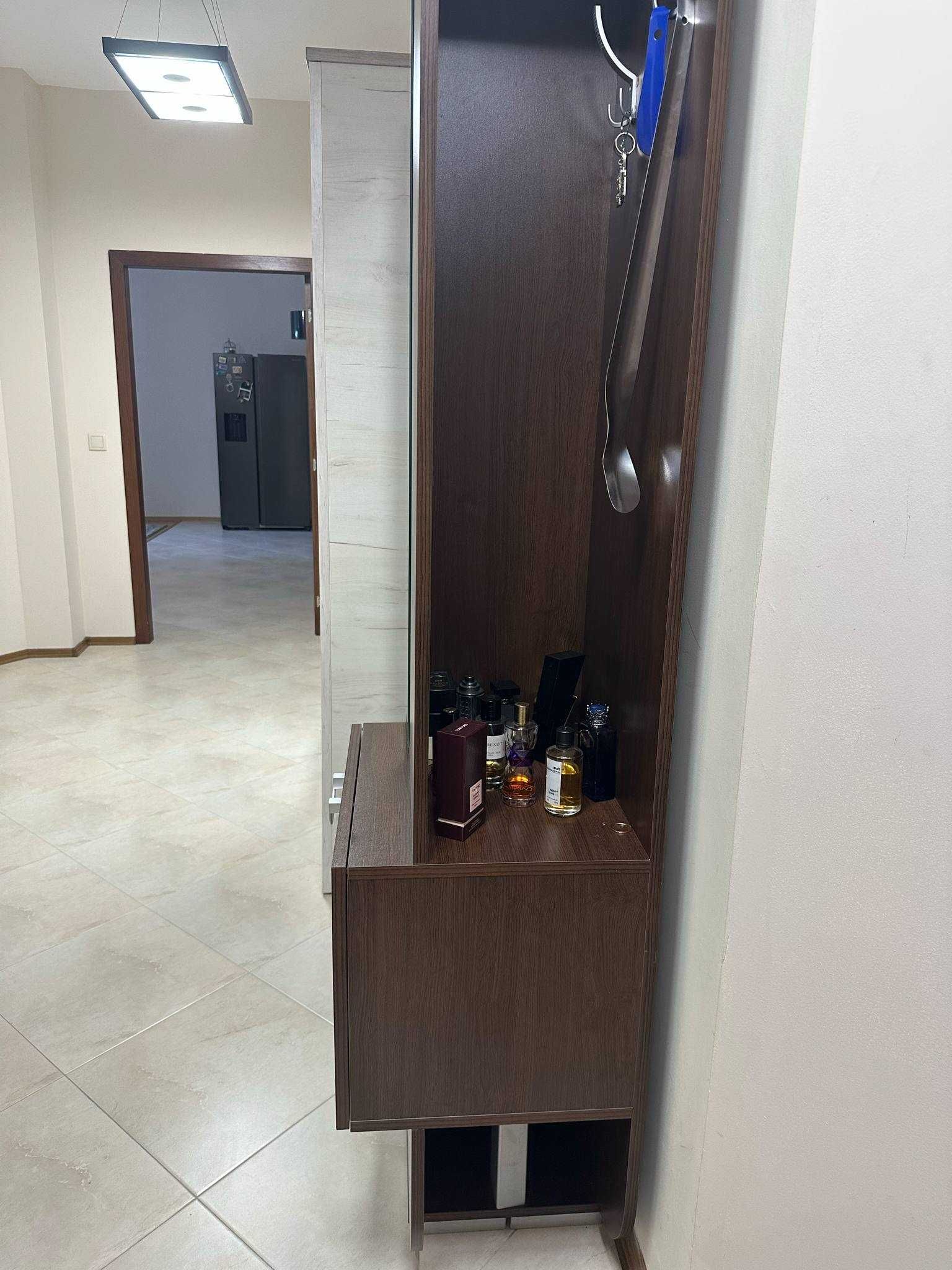 Портманто с огледало