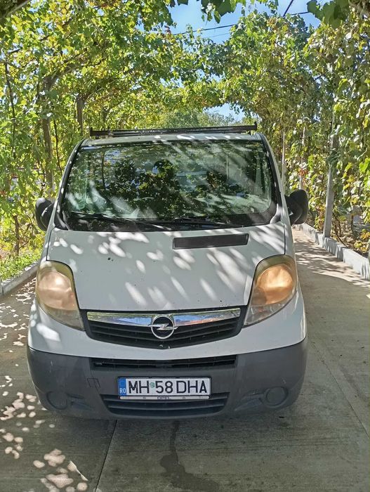 Vand opel vivaro 2.0  cdti tel