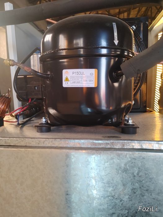 Vitrinali xaladilnik sotiladi 2metrlik ekonom motor