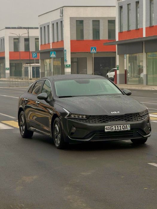 Kia K5 koja salon srocno sotiladi