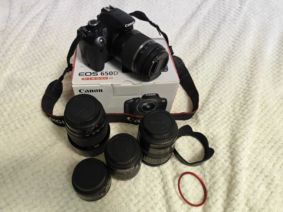 Canon 650 D DSRL + 5 obiective și accesorii