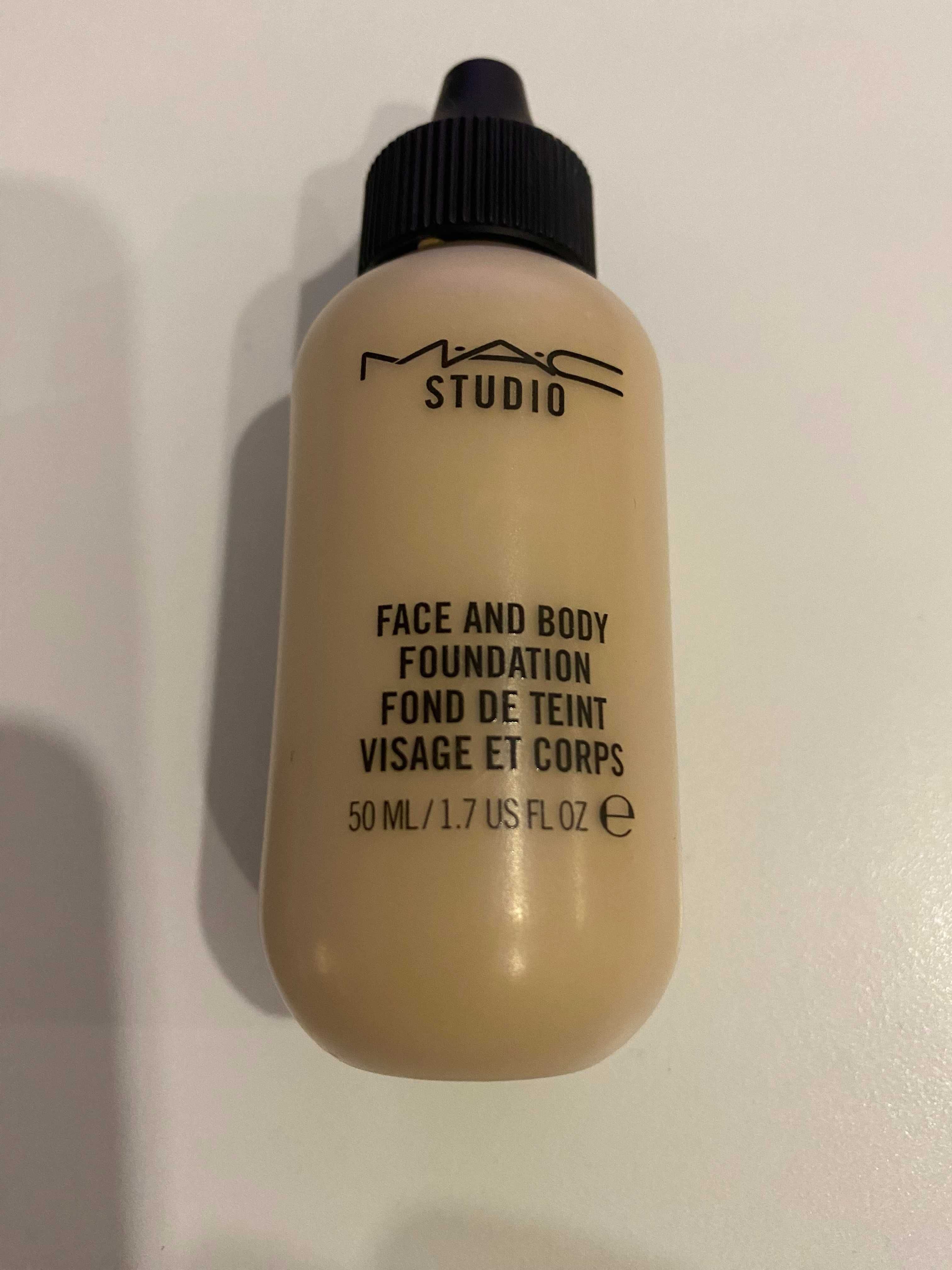 MAC Fond de ten Face and Body si iluminator Extra Dimension Skinfinish