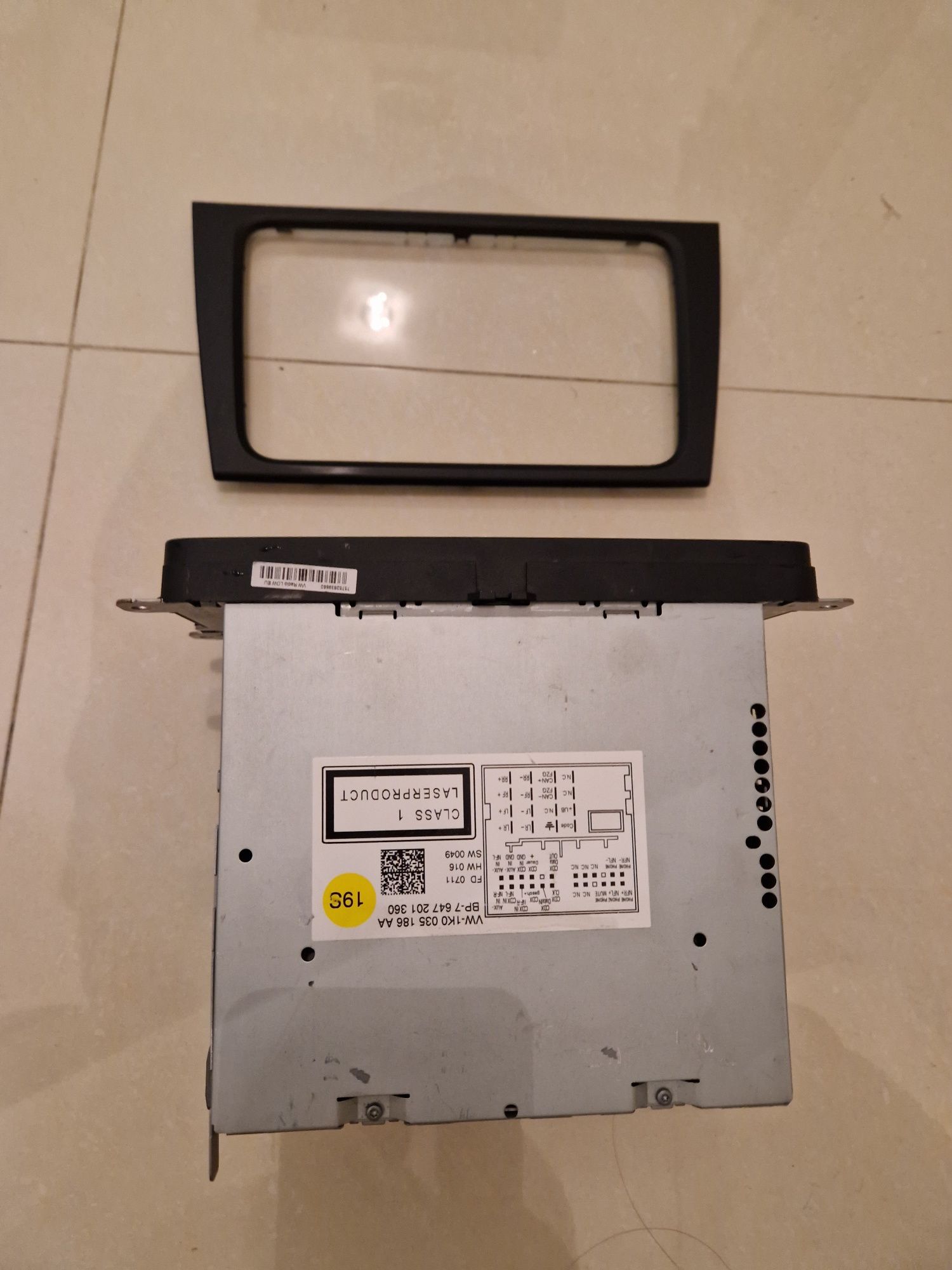 Radio cd Original Vw Golf , Passat . În stare perfecta