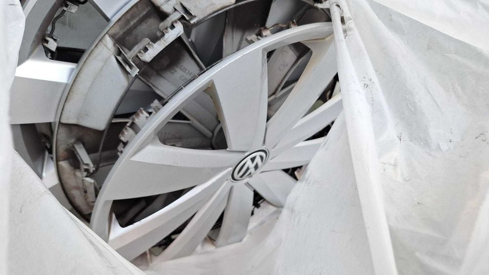 Roti Jante tabla + anvelope iarna + capace VW Passat 215 60 R16