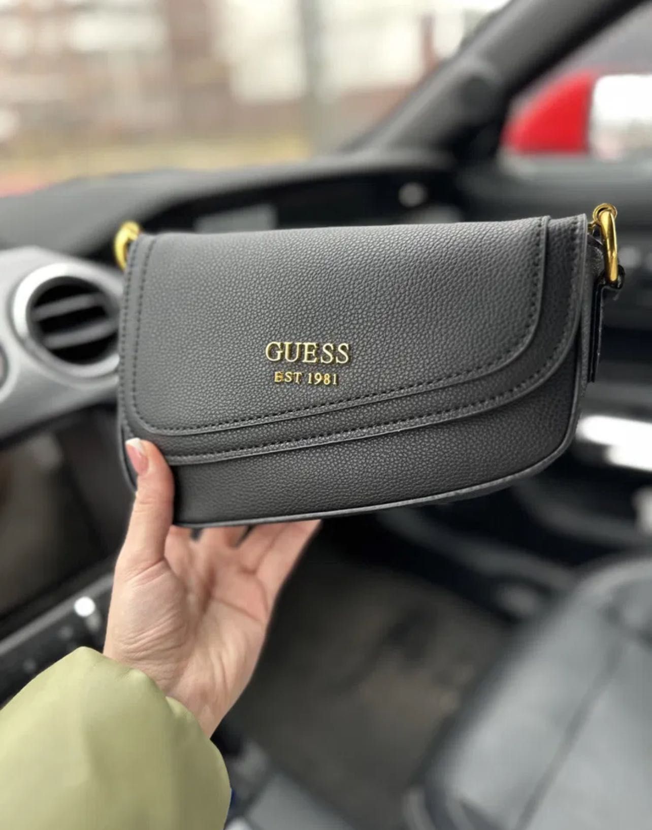 Чанта Гесс Guess