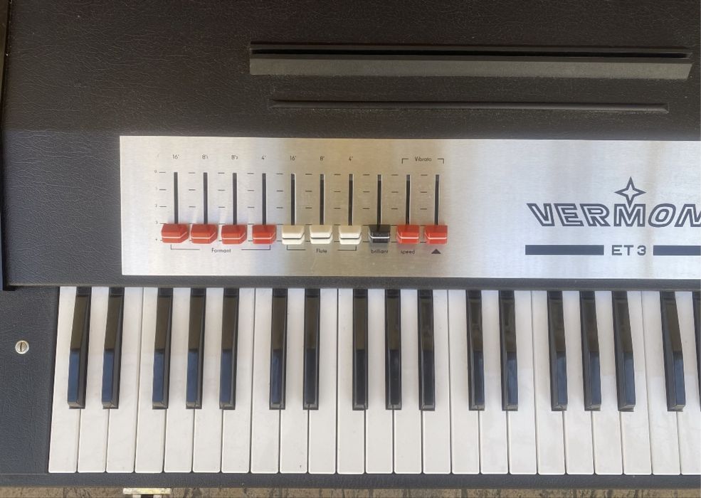 Vermona ET3 orga electronica