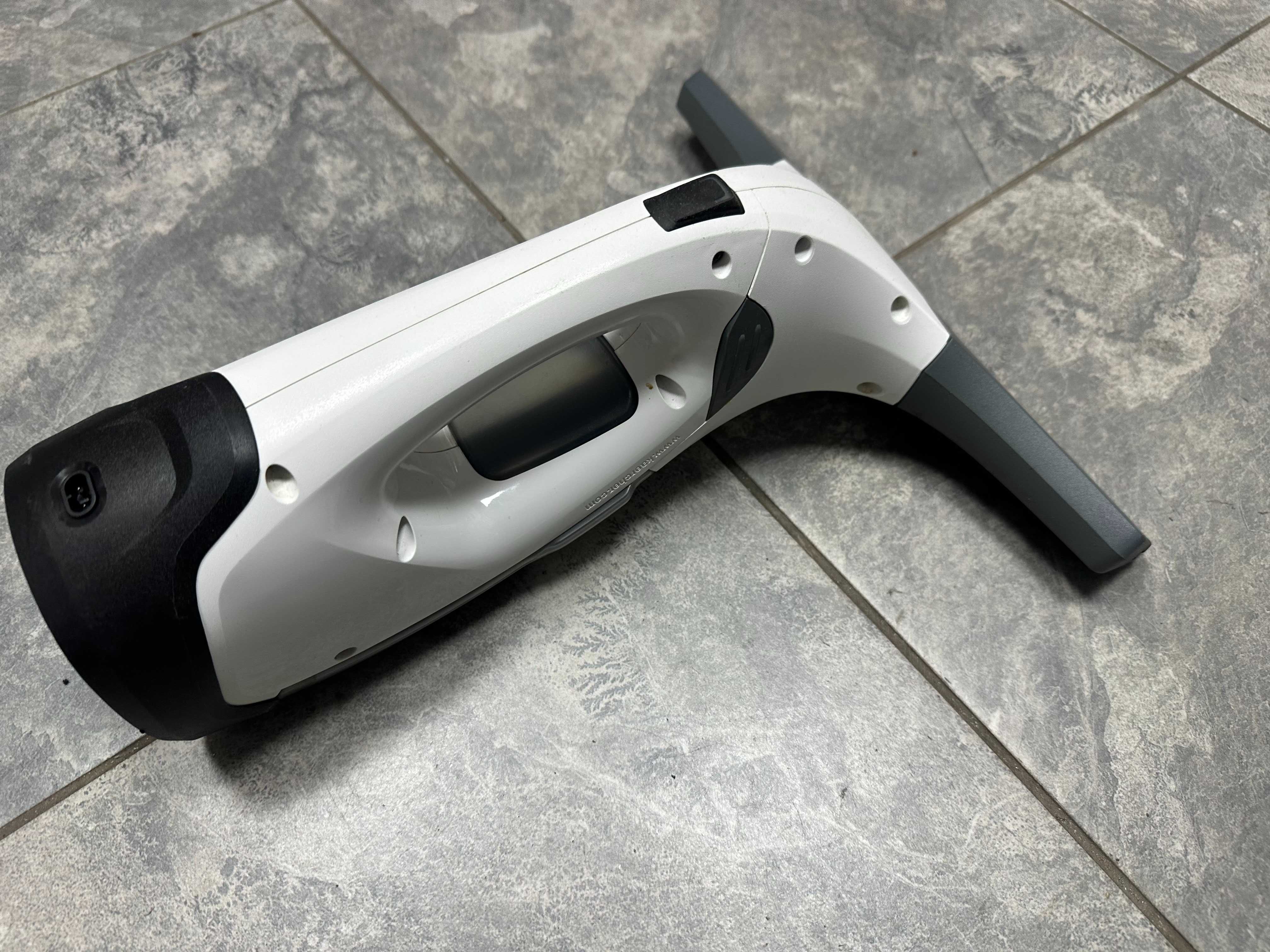 Уред за почистване на прозорци Karcher WV 2  Стъклочистачка