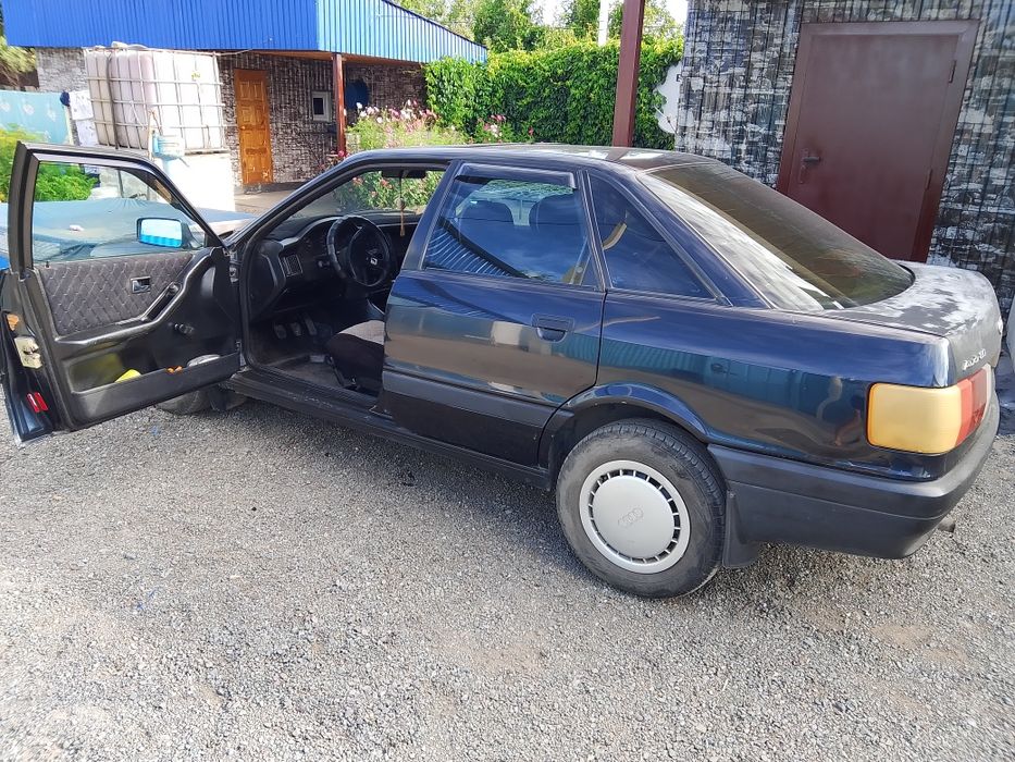Продам машину Ауди 80 б3