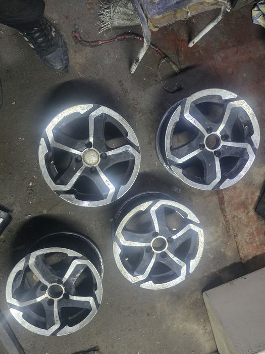 Продам титанки на ваз размер 14