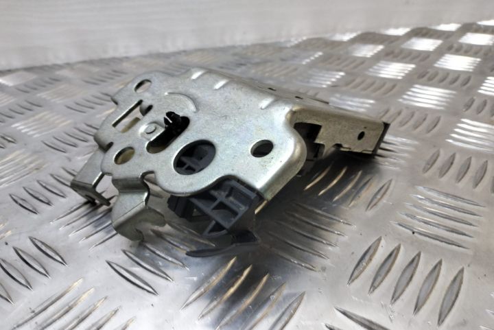 Broasca  mecanism inchidere 8k9827505a Skoda Superb a 2-a generatie s