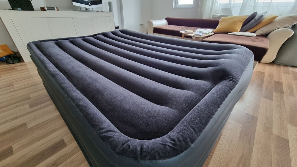 Saltea gonflabila, 153 x 203 x 50 cm, cu pompa electrica integrata