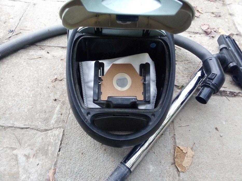 Прахосмукачка TAURUS Avensis 1800W