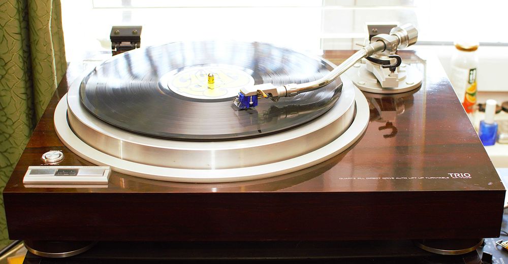 Проигрыватель виниловых дисков Trio (Kenwood) KP-700D