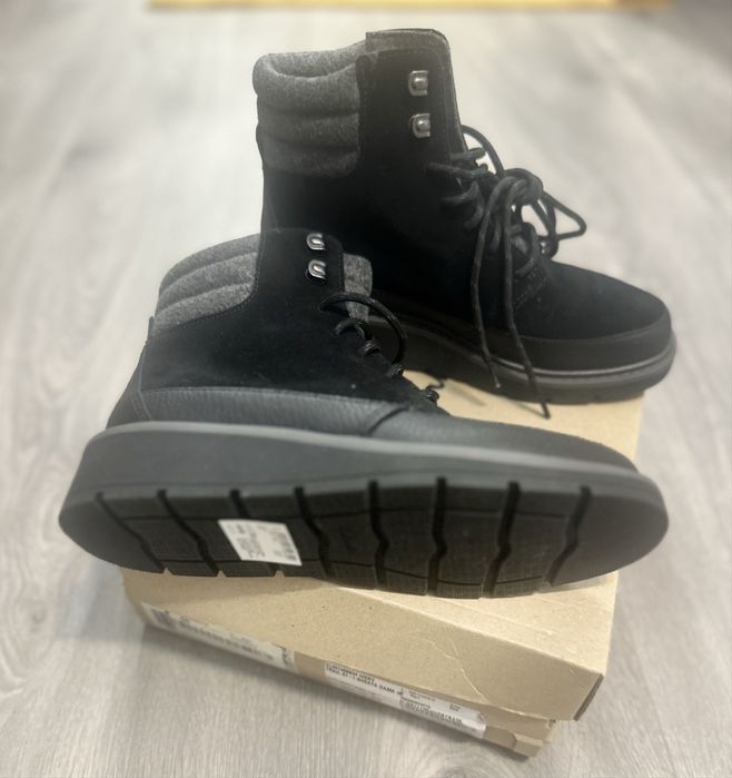 Ghete Clarks din piele întoarsǎ, negre, 36 şi 37.5