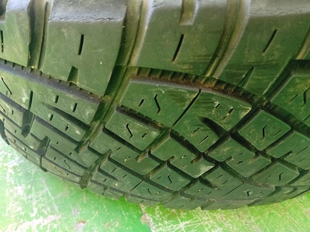 Гуми джип бус 215 65 16,
