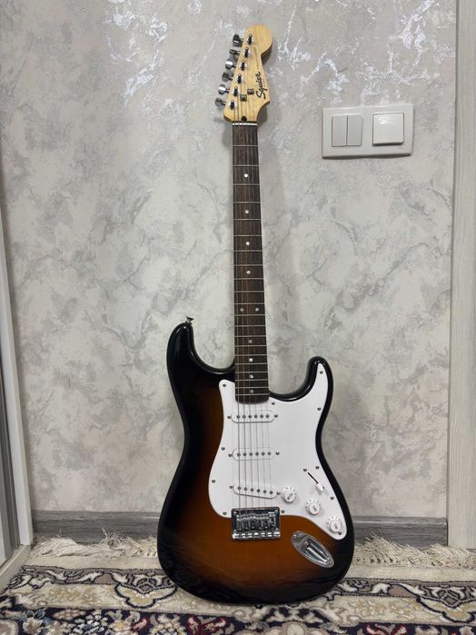 Электрогитара Fender Squier Strat
