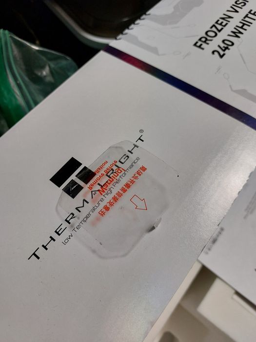 Cooler procesor disp mare alb,Thermalright Frozen Vision 240,ca nou!