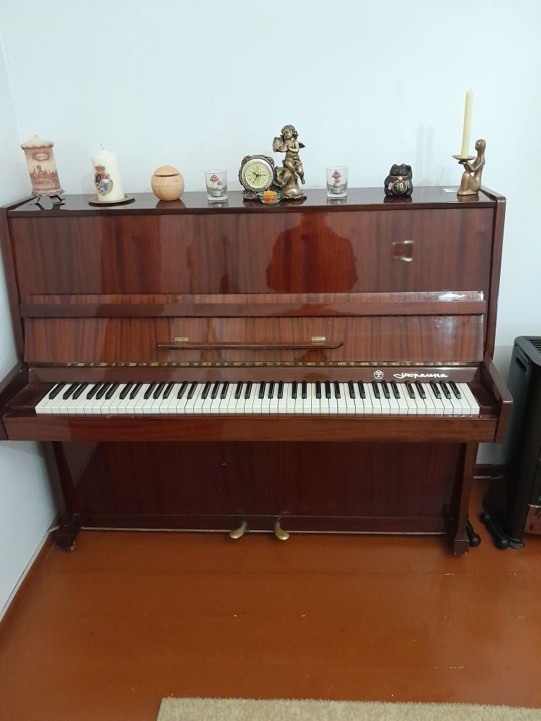 Продаётся пианино! Украина.