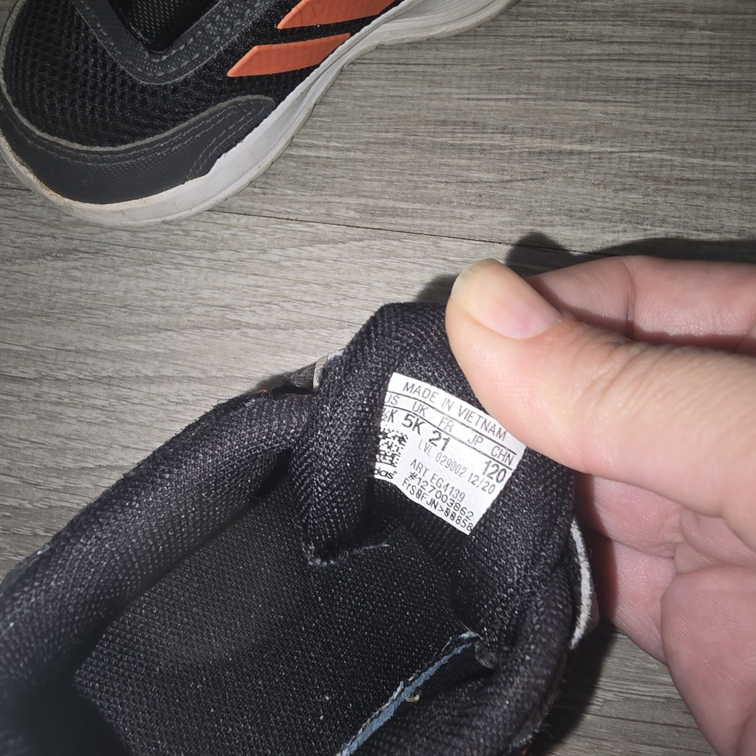 Маратонки и сандали adidas 10лв за двата чифта