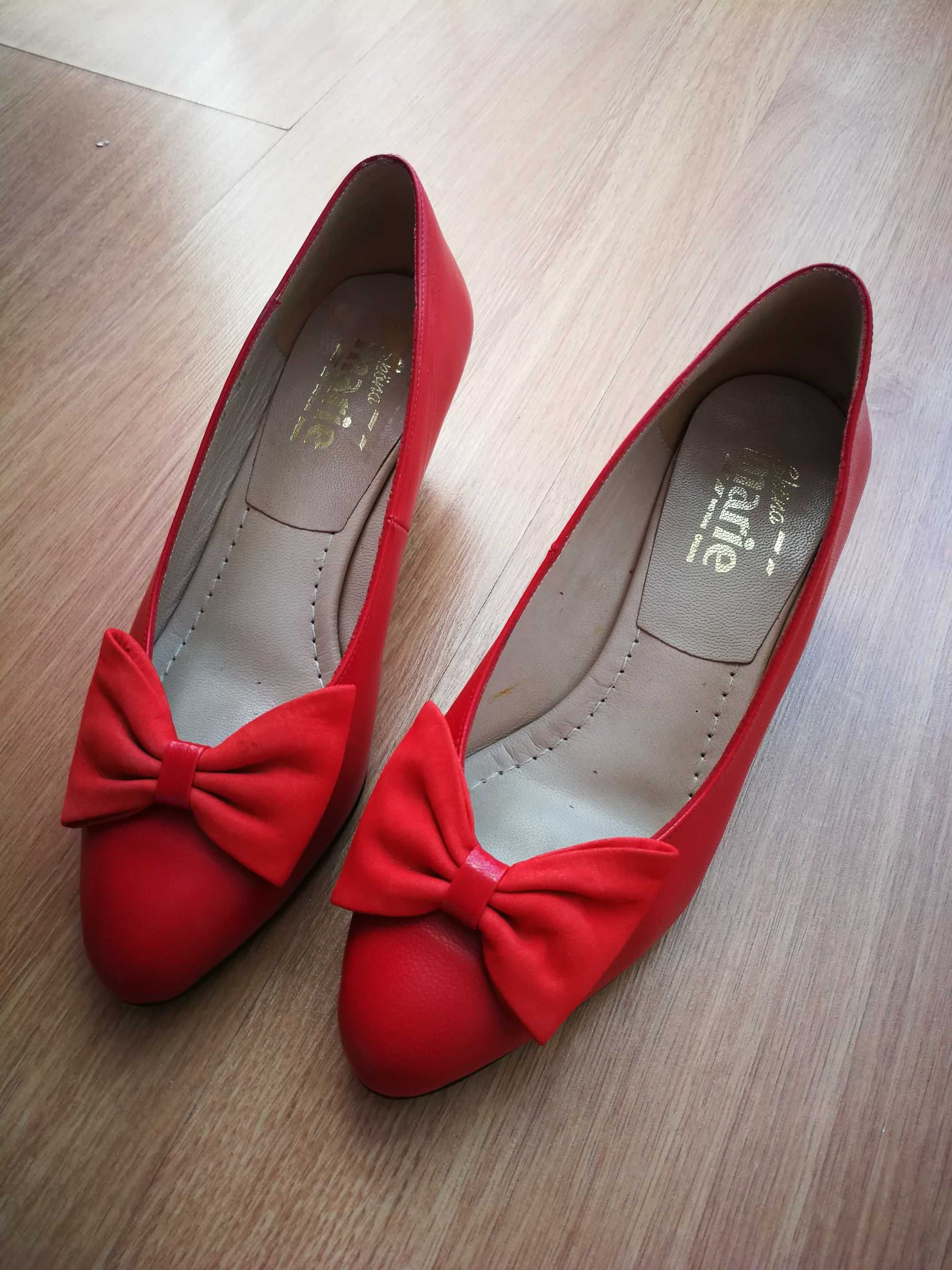 Pantofi piele culoare roșu