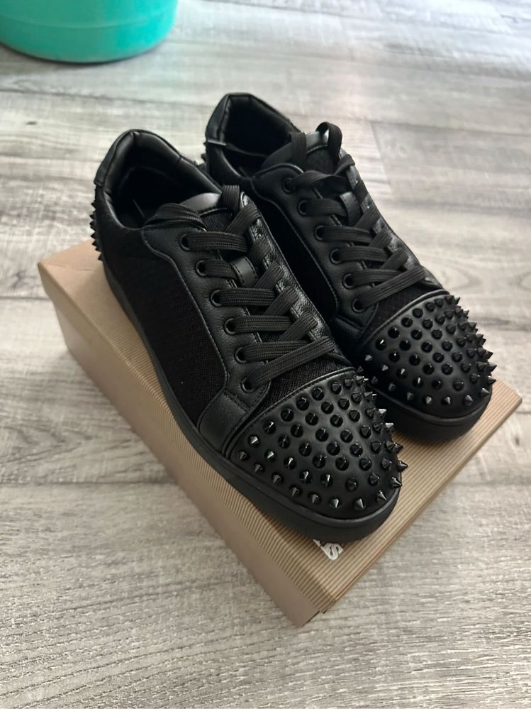 Christian Louboutin цвят черен
